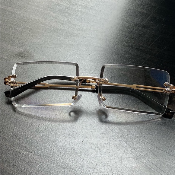 Clear lens - Picture 1 of 1